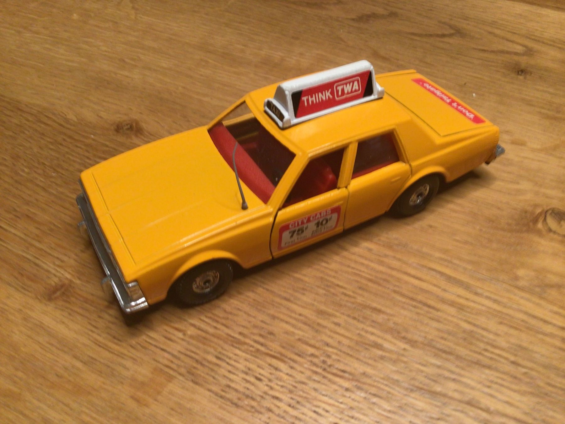 Corgi Toys Modellautos: Modellauto Chevrolet Caprice Classic Taxi – Gebraucht aus Oberengstringen von Reini1063