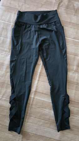 ​😍 Sport-Leggings mit Taschen - M - Mesh & Cut-Outs