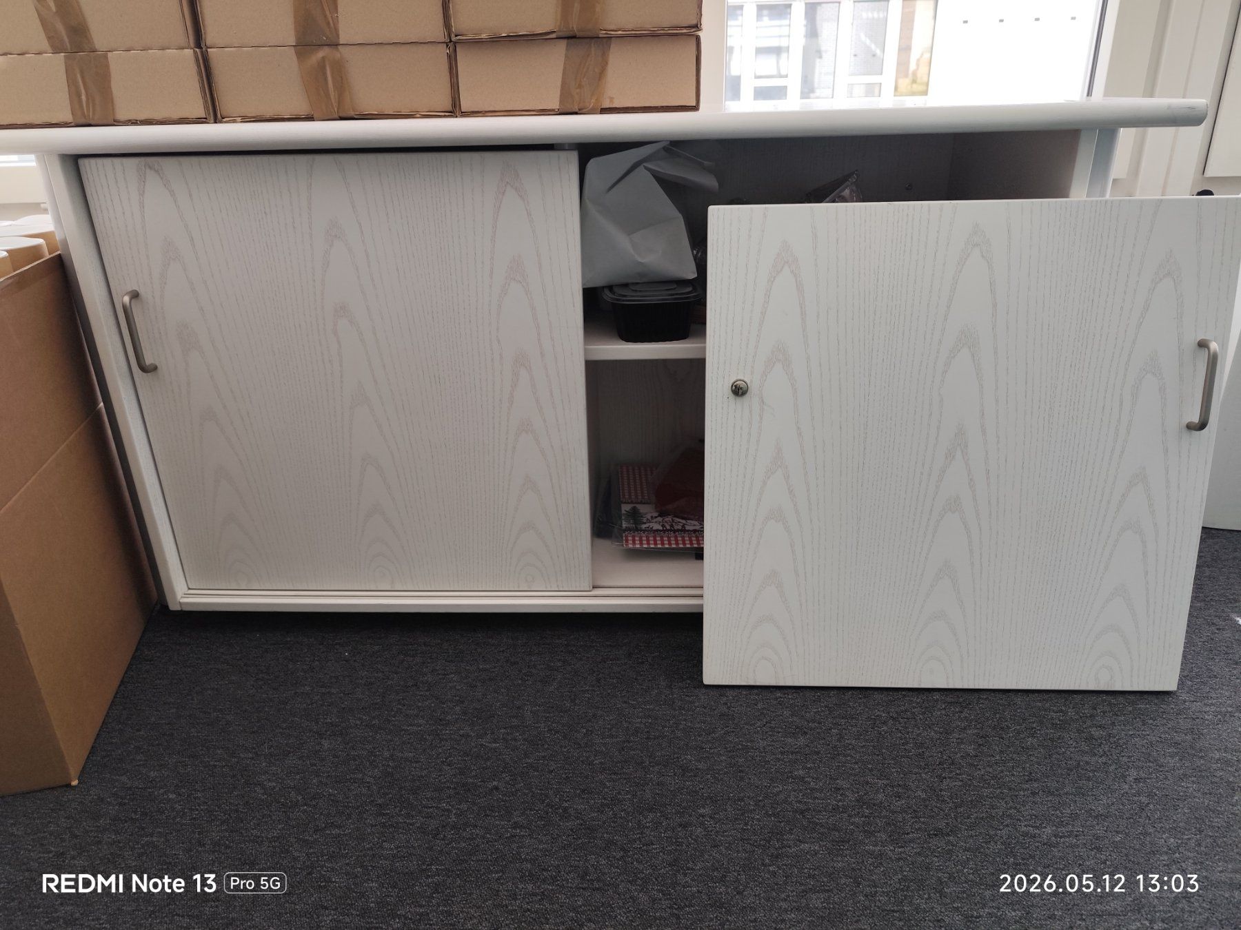 Armadi: Sideboard mit Schiebetür, abschliessbar, 140cm breit – Usato da Zürich venduto da Monamohn7 4