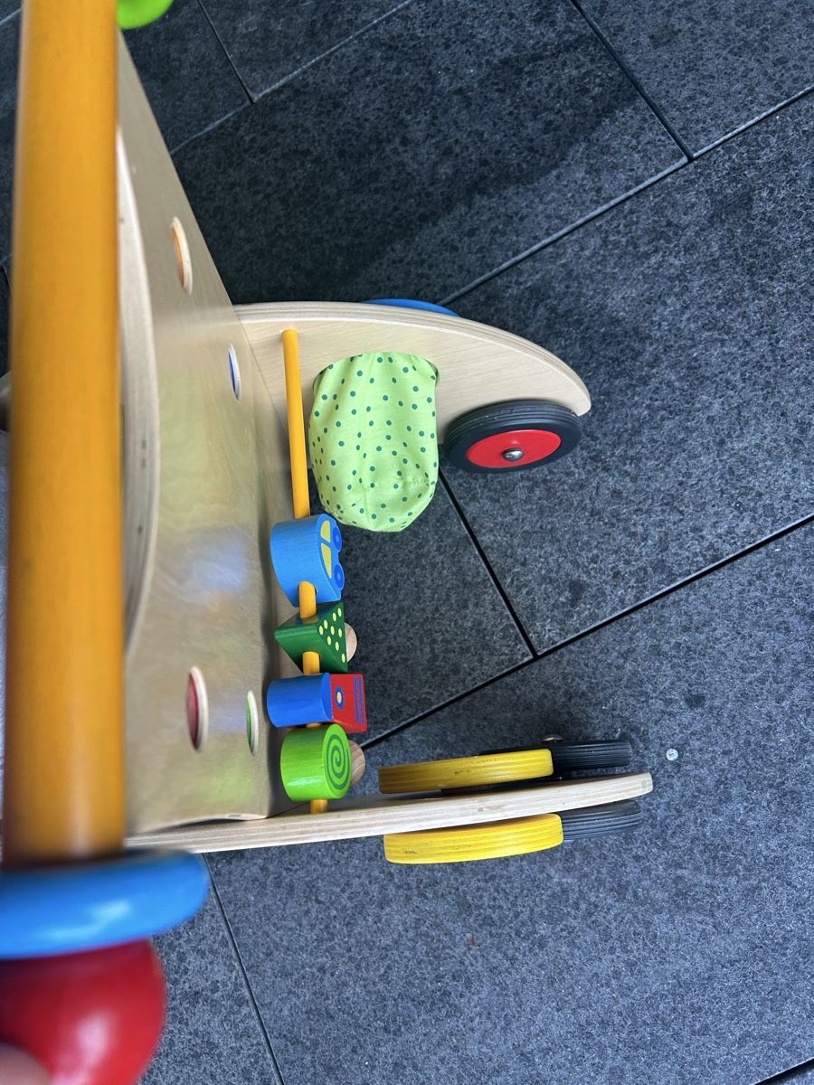 Veicoli per bambini: Lauflernwagen Holz mit Spielzeug – Usato da Zürich venduto da Giulia-91 2