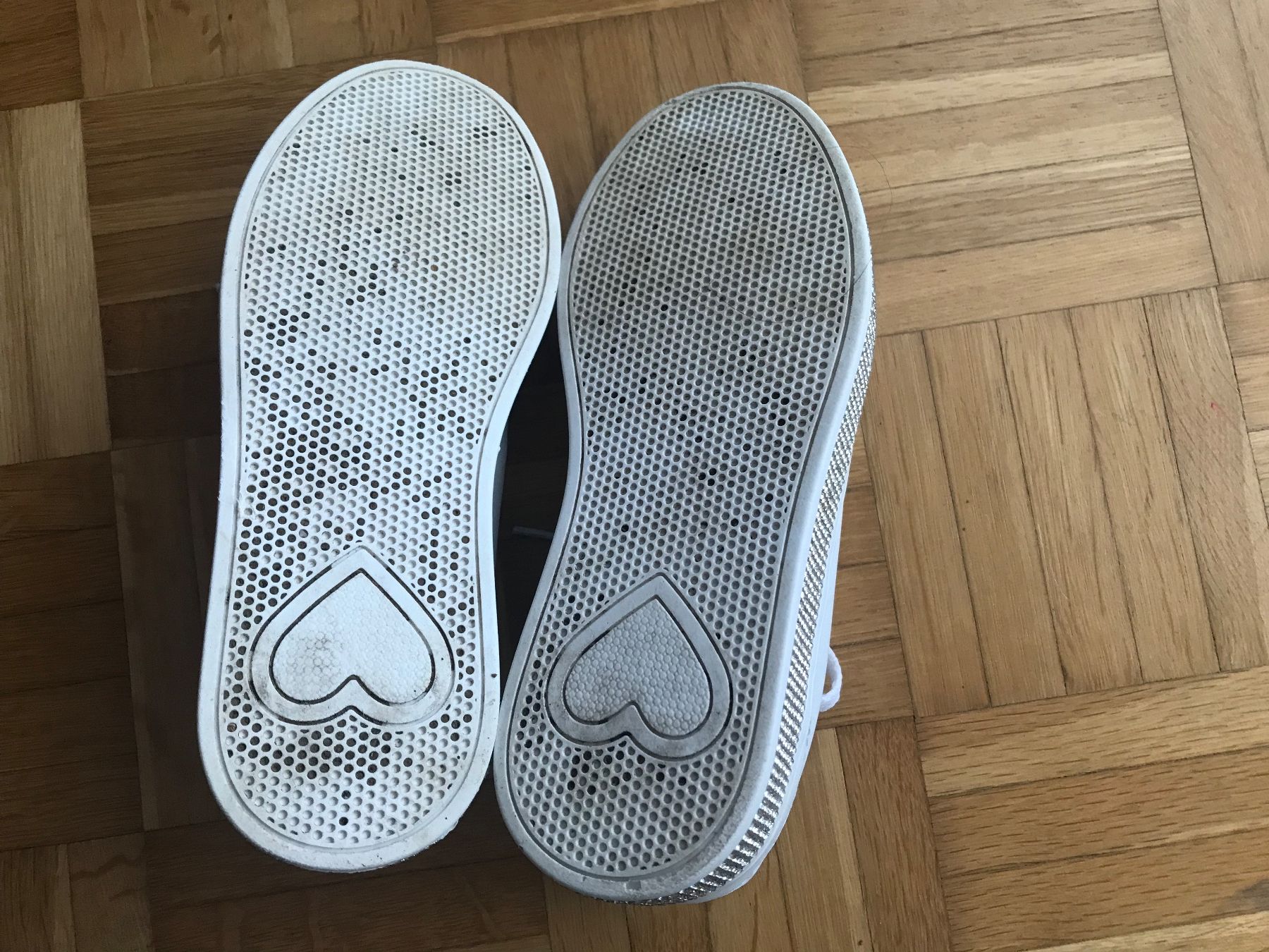 Scarpe per ragazze: Sneaker mit Strasssteinchen Grösse 33 weiss – Usato da Emmenbrücke venduto da Hathor123 5