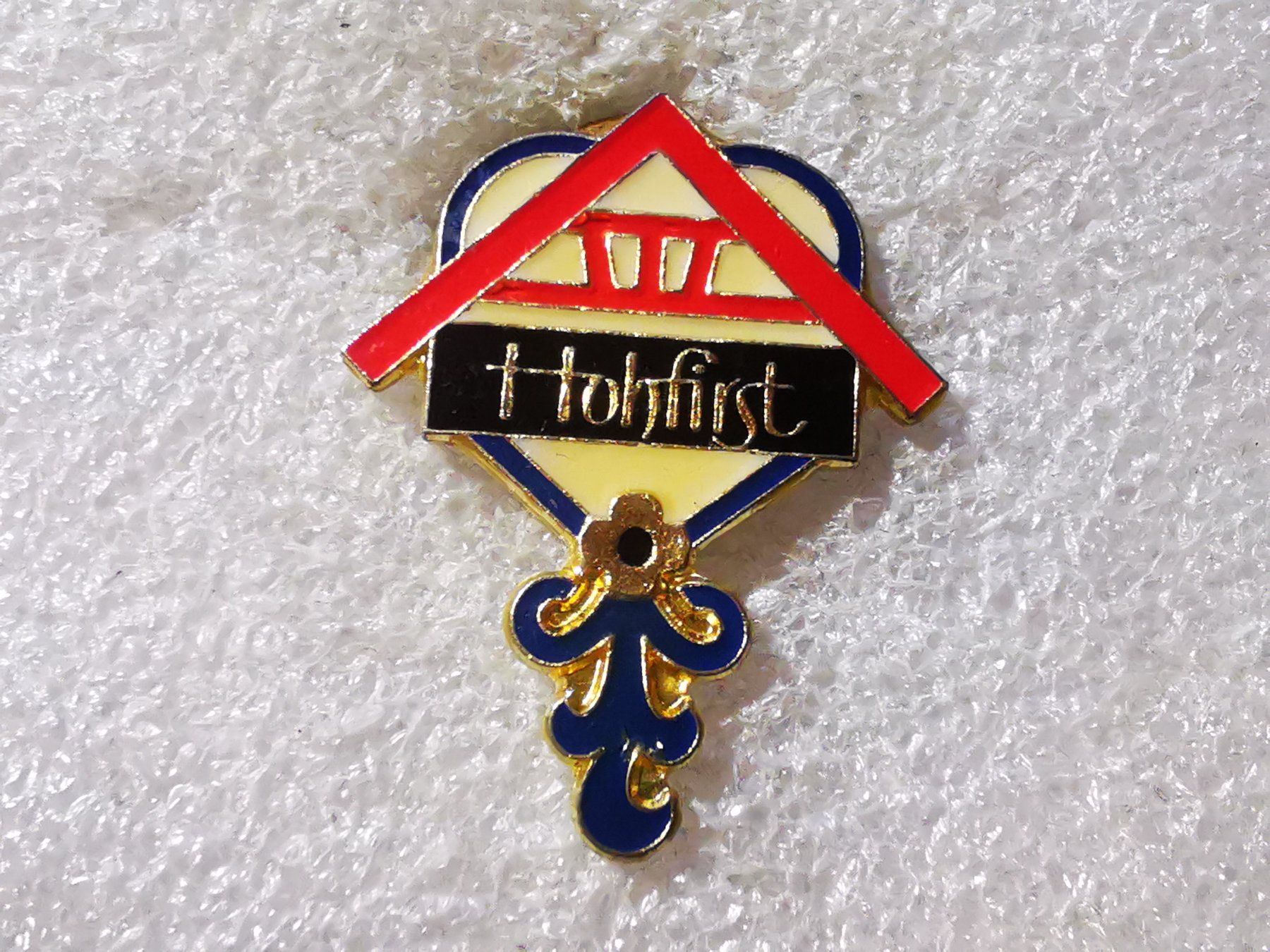 Placchette & Badge: Ansteckpin 121: Hohfirst – Usato da Oppligen venduto da Pin-Fall-Shop