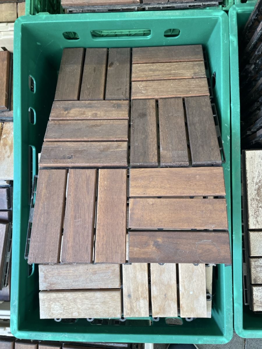 Bodenbeläge: Terrassenplatten Holz ca. 350 stk – Gebraucht aus Zollikofen von Cor_vw7 1