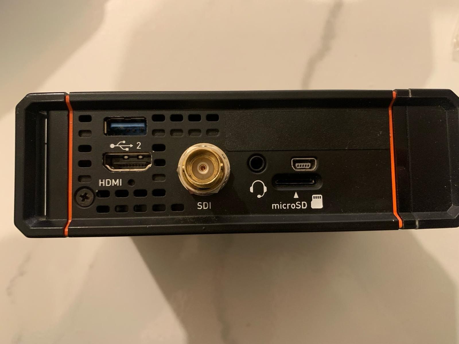 Convertitori: Liveu Solo SDI & HDMI – Usato da Genève venduto da khazrif 3