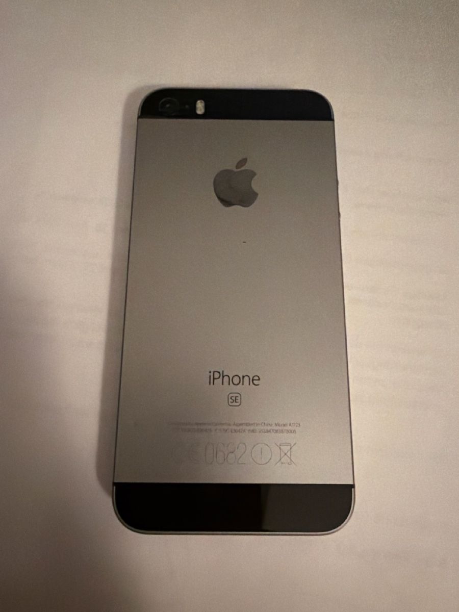 Apple Telefoni cellulari / Smartphones: iPhone SE Spacegrau guter Zustand – Usato da Reichenburg venduto da kren78 1