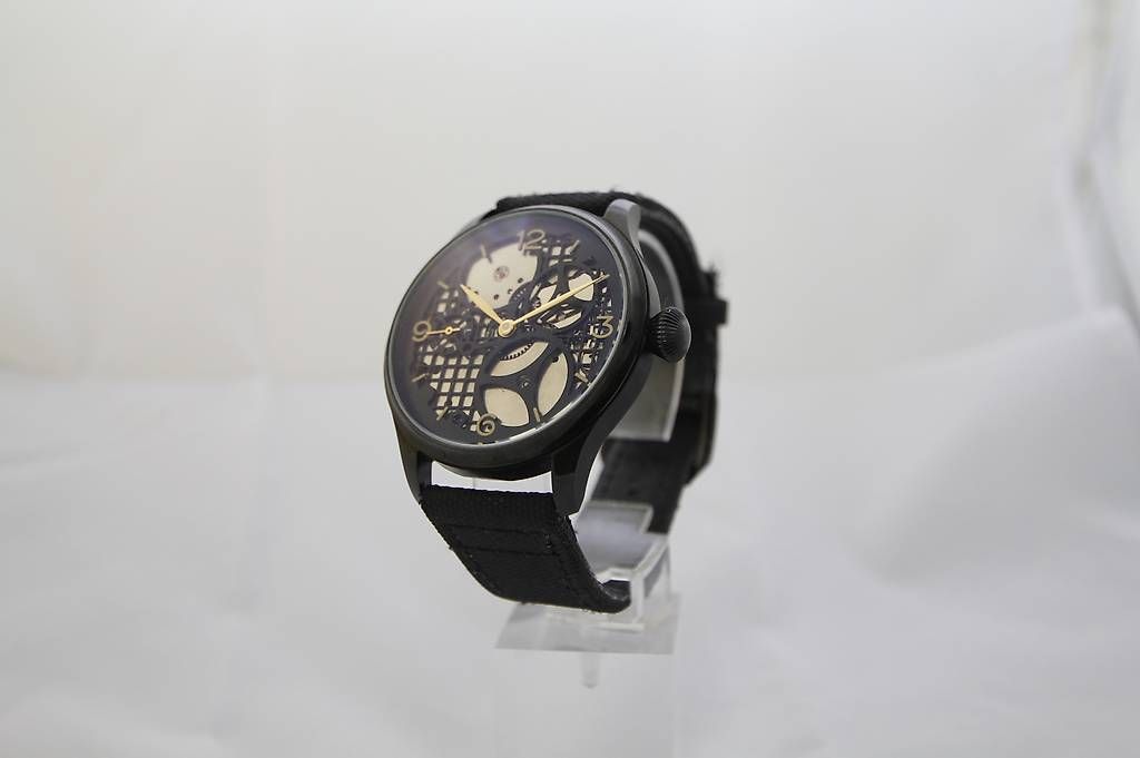 Montres: Uhr Unikat - Schweizer Uhrwerk – D'occasion à Lenzburg par R-T-I 1