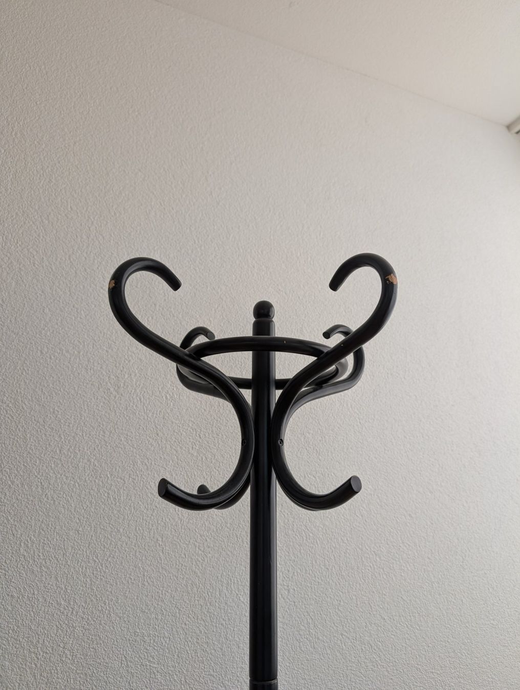 Guardaroba: Garderobe schwarze Vintage Look – Usato da Wil SG venduto da Yves_marion 2