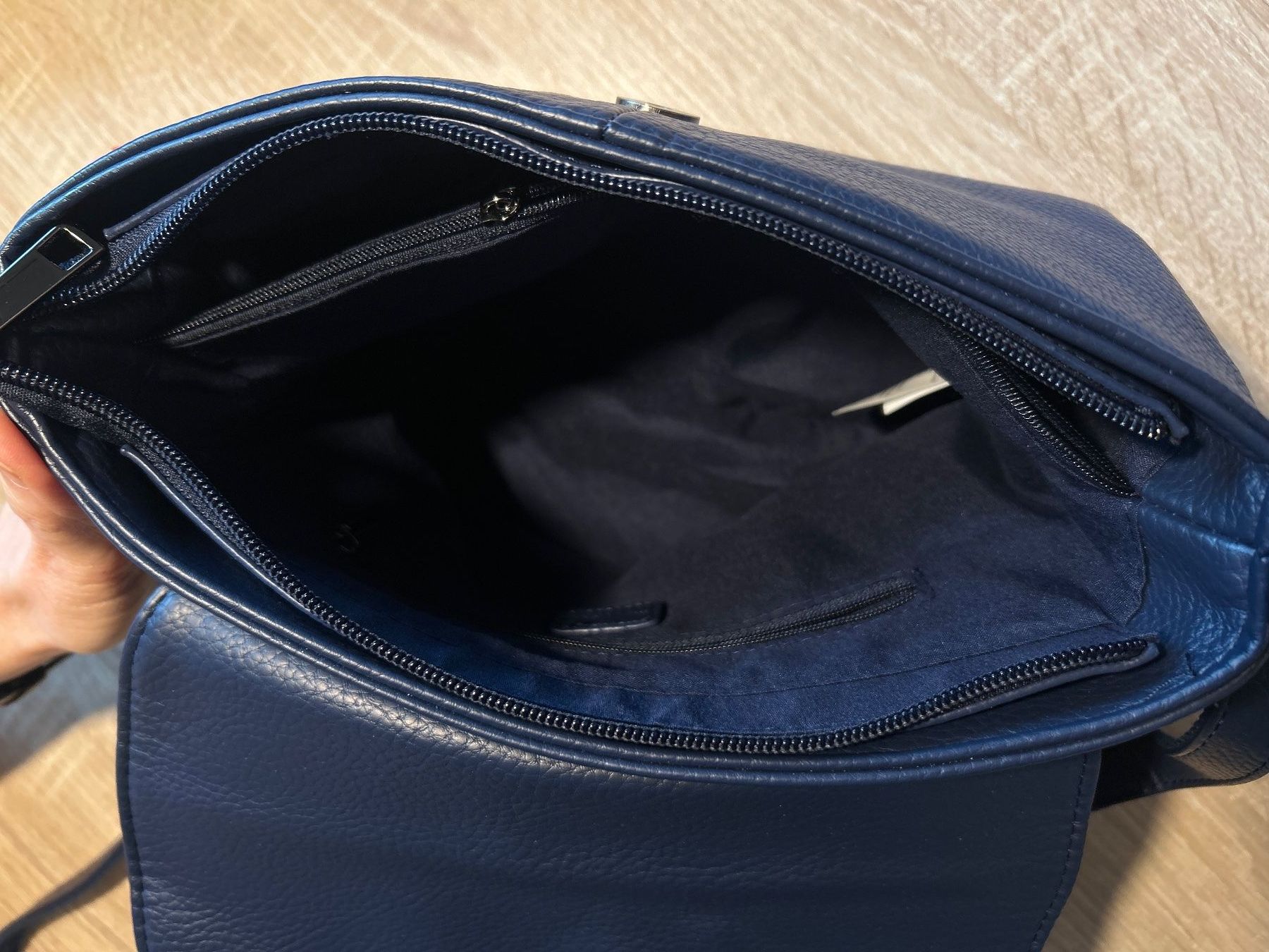 Borse da donna: Damen Umhängetasche dunkelblau von Multiblu – Usato da Brunnen venduto da Nala2929 7