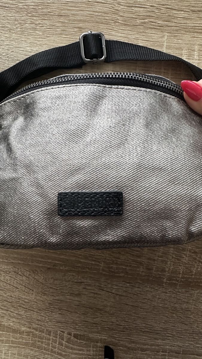 Superdry Taschen für Damen: Superdry Bauchtasche / Gürteltasche – Gebraucht aus Winterthur von -BeHappy24- 1