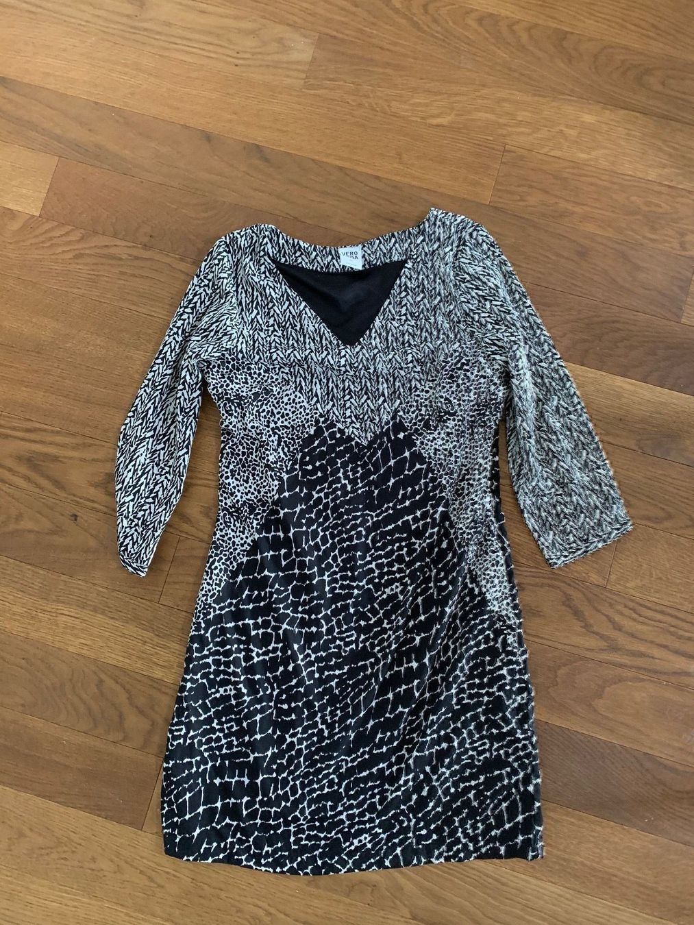 Vestiti: Kleid Vero Moda – Usato da Buchrain venduto da Ham2383