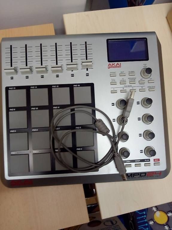 Akai Musikinstrumente: Akai Midi Kontroler. – Gebraucht aus Bad Ragaz von wie_2xls