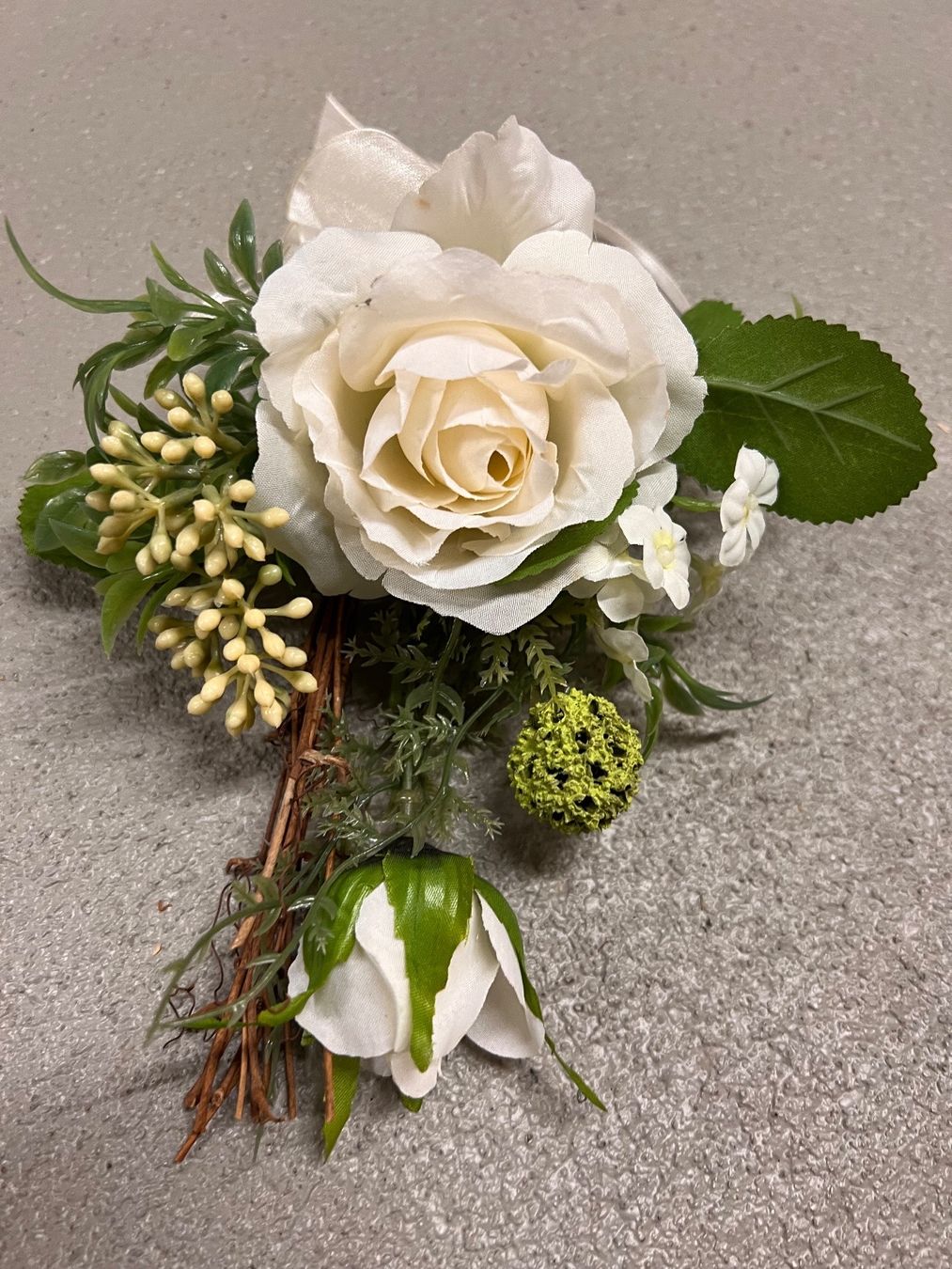 Pflanzen & Samen: Kleines künstliches Blumengesteck – Gebraucht aus Zürich von Cdefinitiv 2