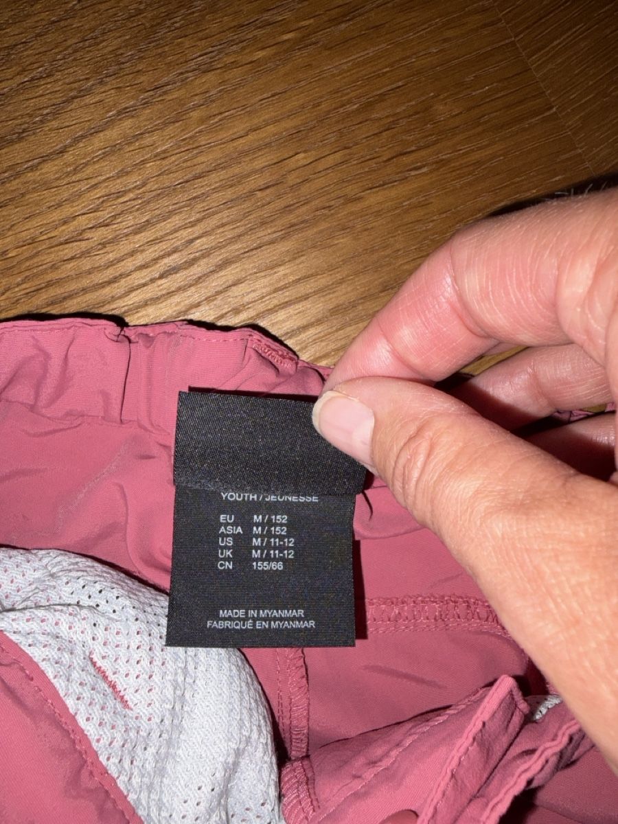 Jack Wolfskin Pantalons: Jack Wolfskin Wandelhose Zip-Off Gr. 152  – D'occasion à Oberkirch LU par moia76 3