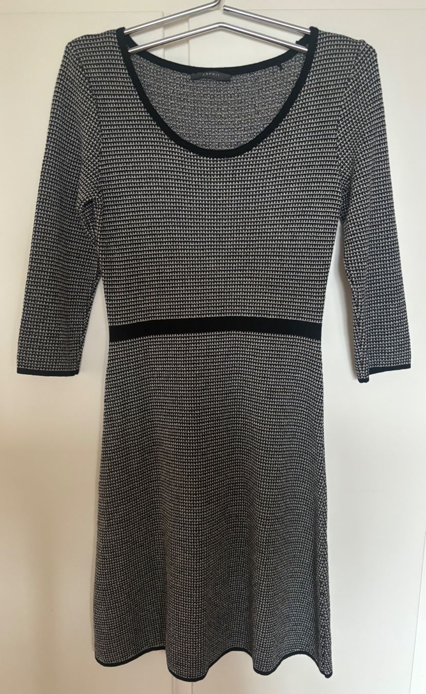 Esprit Vestiti: Langarm Kleid von ESPRIT – Usato da Zürich venduto da Tzhkely24