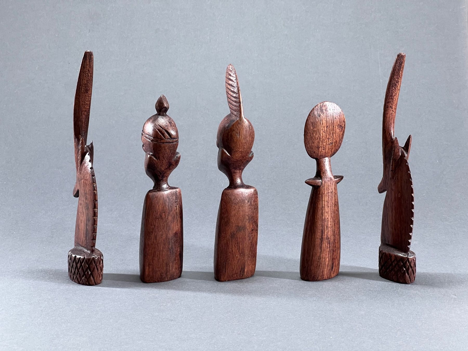 Alle Dekorationen: Afrikanische (Senegal) Holzfiguren-Set, Handarbeit, 10 Stück – Gebraucht aus Sennhof von Johnbest 6