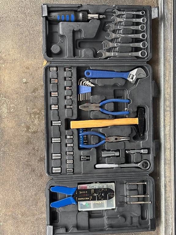 Tous les outils: Werkzeugkoffer – D'occasion à Siggenthal Station par Vienna44