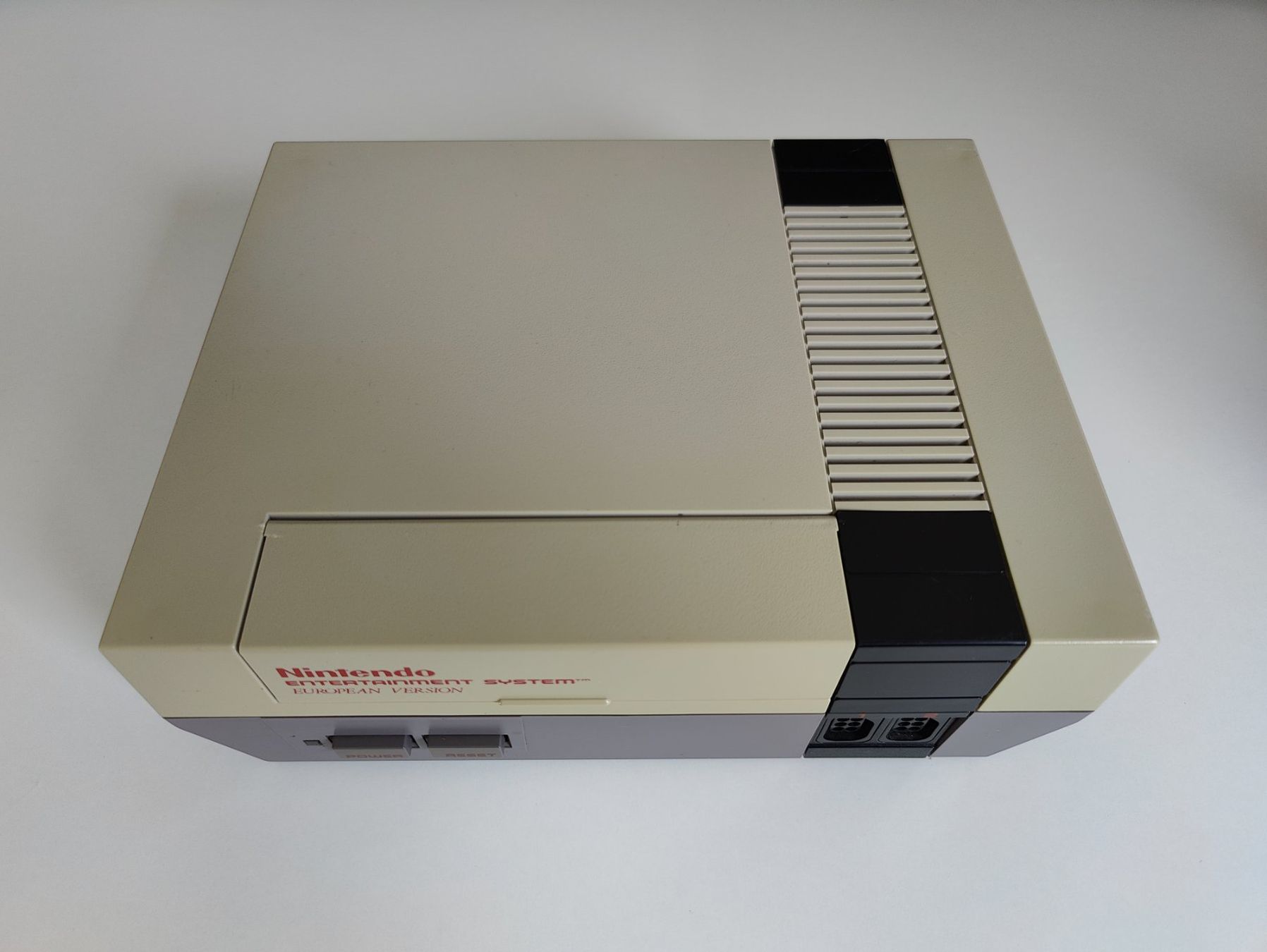 Nintendo Konsolen: Nintendo Entertainment System (NES) Konsole + Controller – Gebraucht aus Dintikon von Nightcom