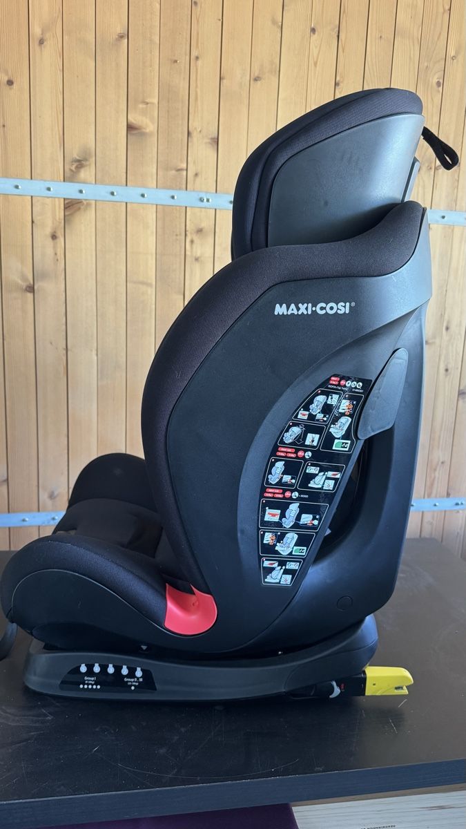 Maxi-Cosi Seggiolini per auto: Maxi Cosi RodiFix 2/3 – Usato da Langnau am Albis venduto da Gero3052008 2
