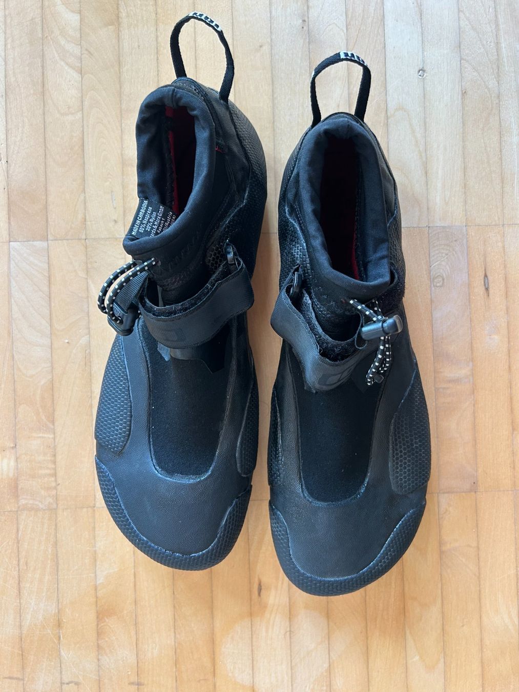 Scarpe da uomo: Neopren Surf Wasser Schuhe – Usato da Bilten venduto da 1000mille