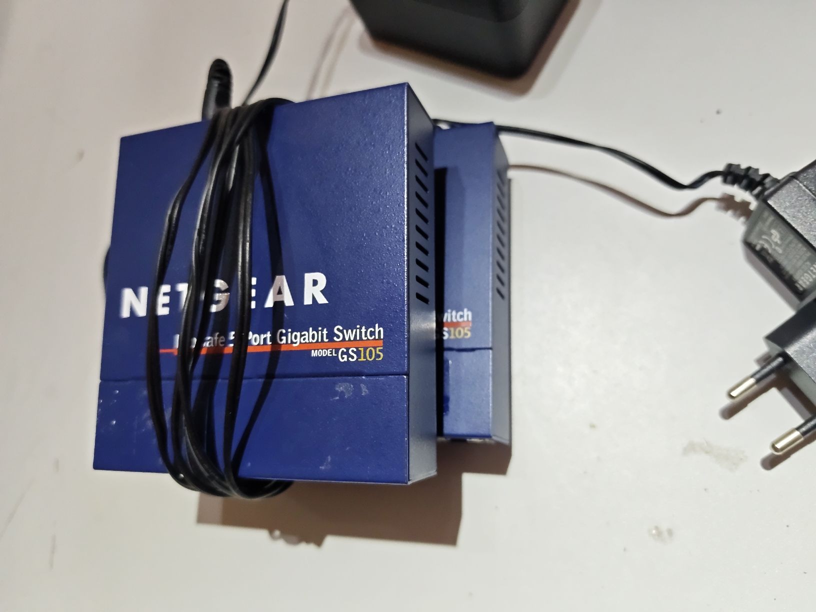 Netgear Hub & Switch: Netgear GS105 Gigabit Switch, 5 Port – Usato da Feusisberg venduto da KUDIBECK