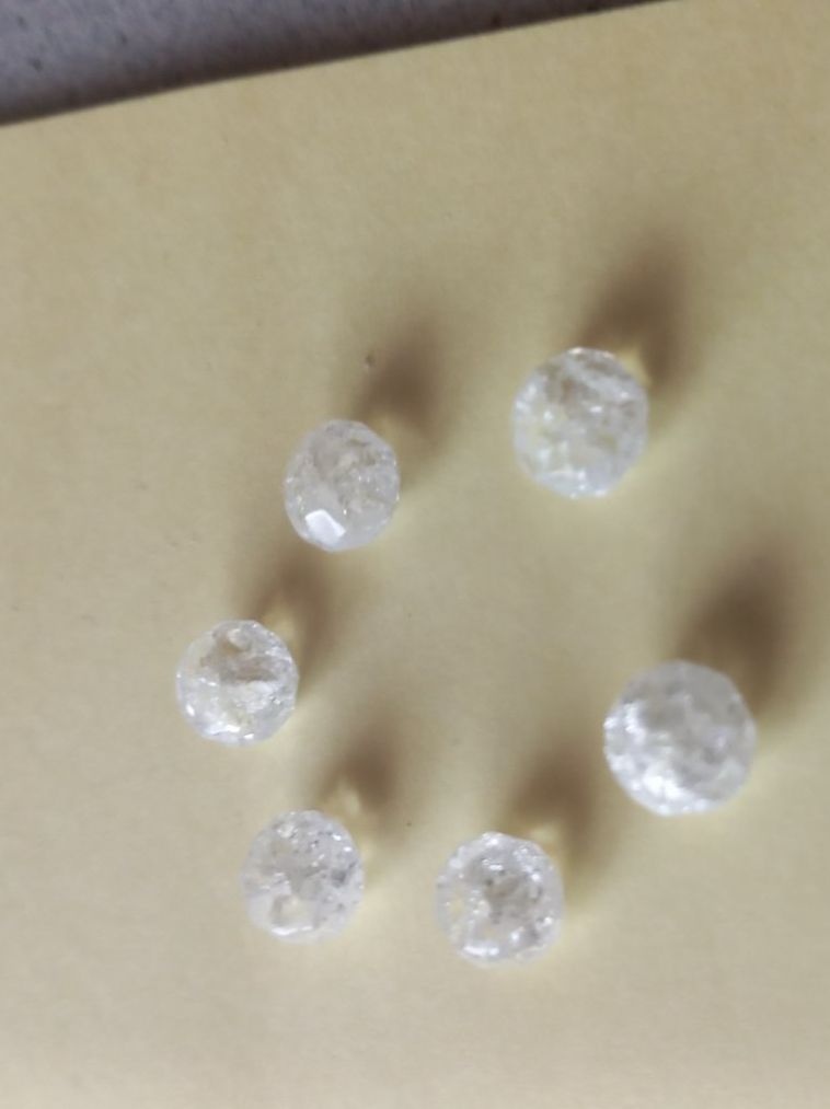 Pietre preziose: 6Stk. Bergkristall Steine mit Loch – Nuovo e nell'imballaggio originale da Winistorf venduto da acreativ2 2
