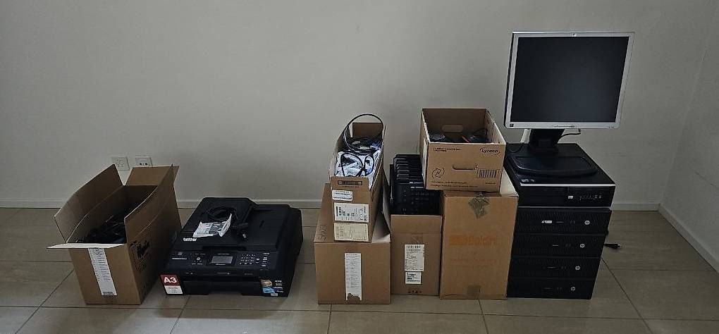 Alle Maschinen: Vari PC e apparecchi informatici ed elettronici – Gebraucht aus Breganzona von dan_77