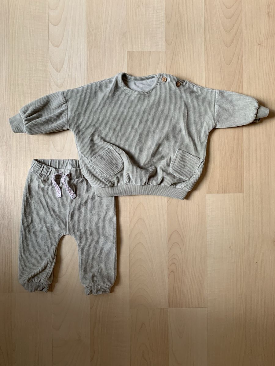 Lotti & Set di vestiti: Baby Green Cord Jogging Set 3-6 Months – Usato da Kriens venduto da mat_9gtt