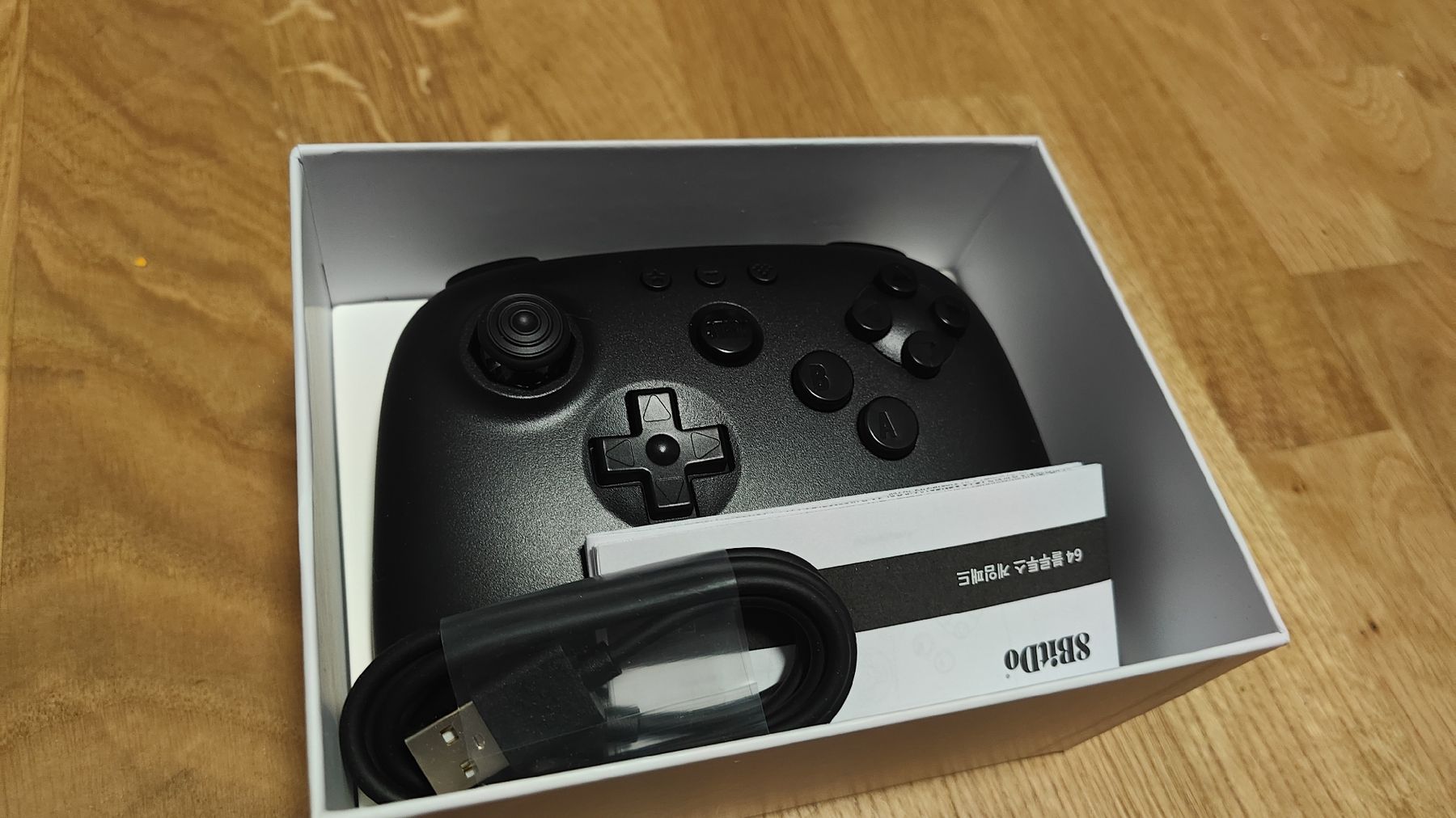8BitDO Controller: Neuwertiger 8BitDo 64 Bluetooth Controller für Retro-Spiele – Nuovo (secondo la descrizione) da Gümligen venduto da JohnnyOnyx 1