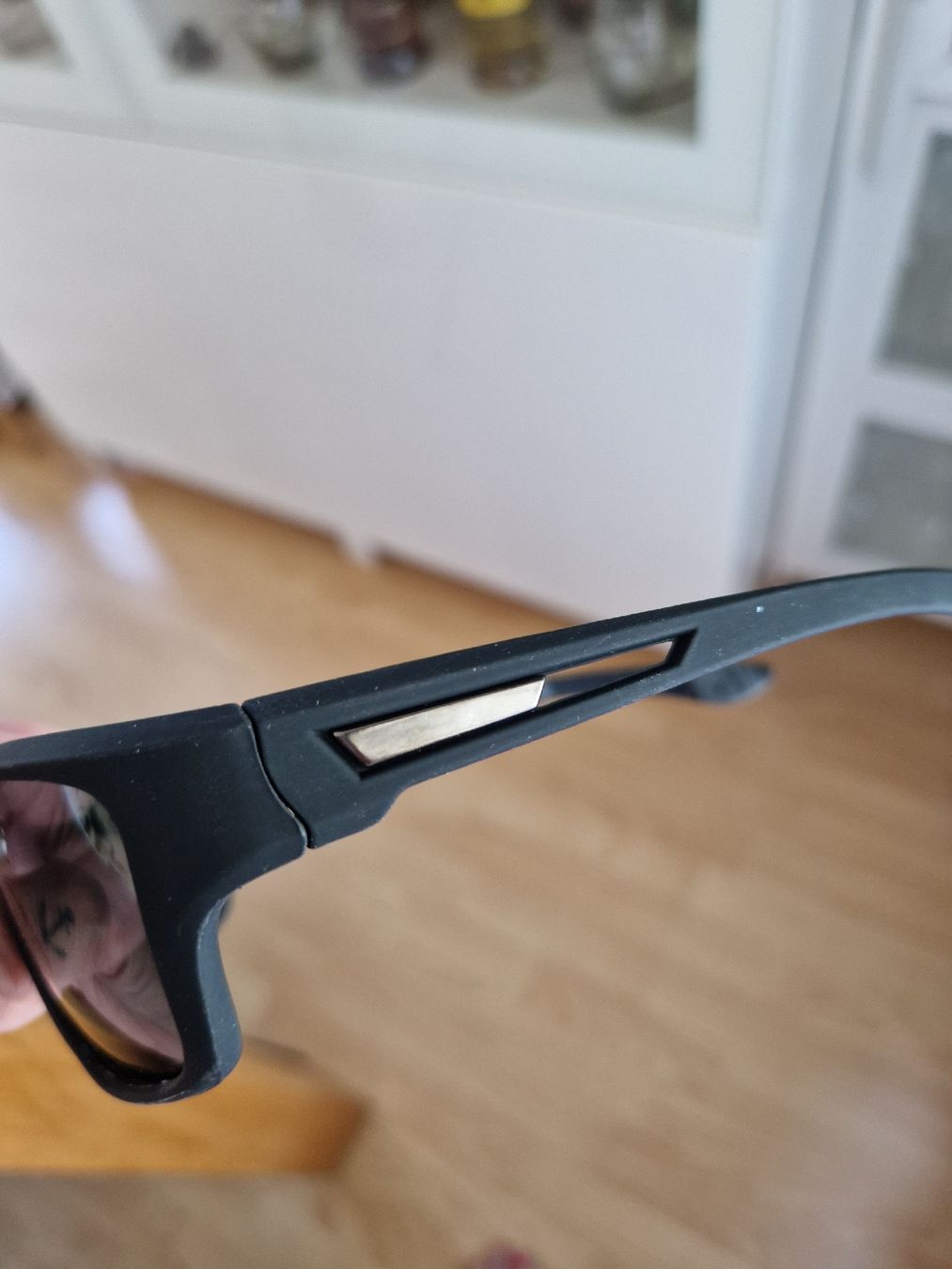 Lunettes & Verres: Sonnenbrille schwarz  – D'occasion à Kulmerau par Doene7 3