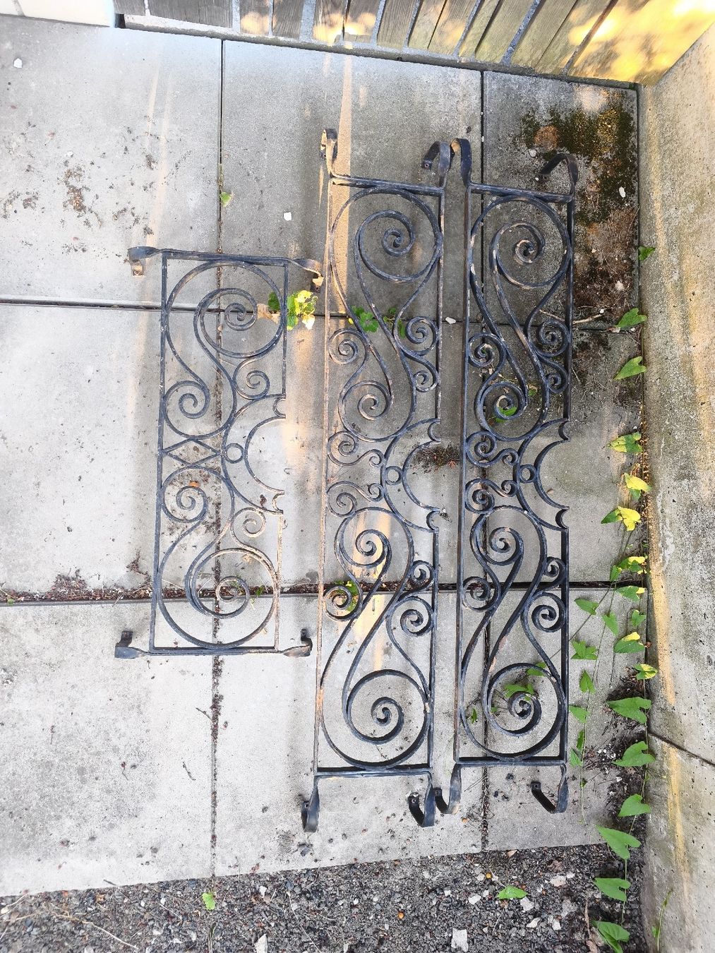 Griglie e Inferriate: Schmiedeeiserne Gitter im Jugendstil 3 Stk.  – Usato da Gerlafingen venduto da Antik_mann