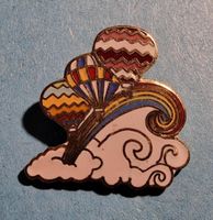 Ballon Pin mit Wolke und Regenbogen