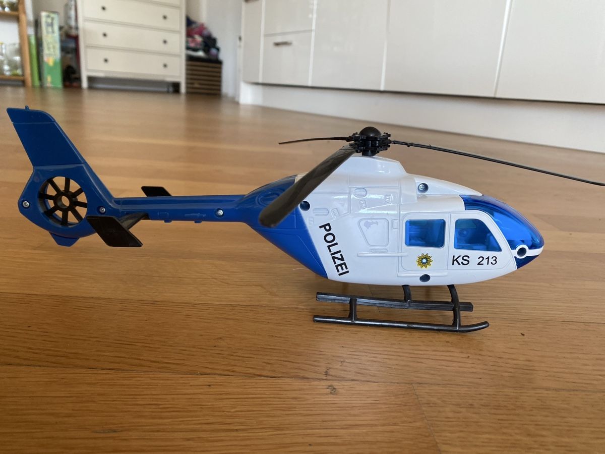 Playmobil Giocattoli: Playmobil Polizeiauto und Polizeihubschrauber – Usato da Zumikon venduto da Teuchter 2