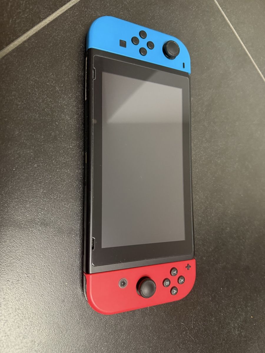 Nintendo Console: Nintendo Switch mit Zubehör und Tasche – Usato da Bilten venduto da and_6hjn 1