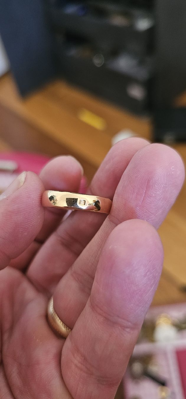 Anelli: Grosse bague plaquee or avec poinçon et gros brillant – Usato da Lausanne venduto da Delaquinta88 1