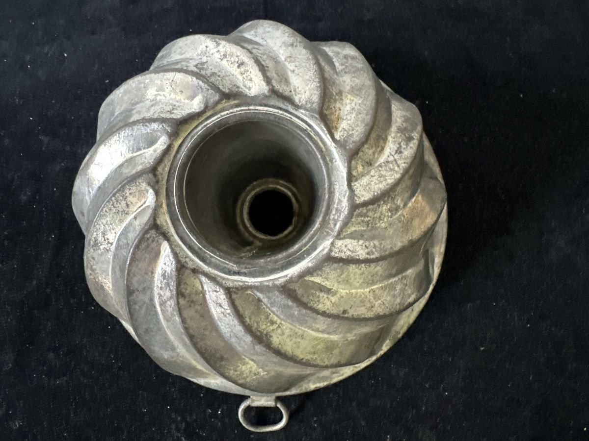Teglie da forno: Gugelhupf - Backform aus Metall  – Usato da Zürich venduto da Chaeffeler 1