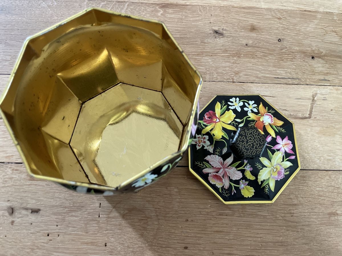 Dosen: Antike Blechdose mit Blumenmotiv für Tee oder Kaffee – Gebraucht aus Winterthur von cheerio97 1