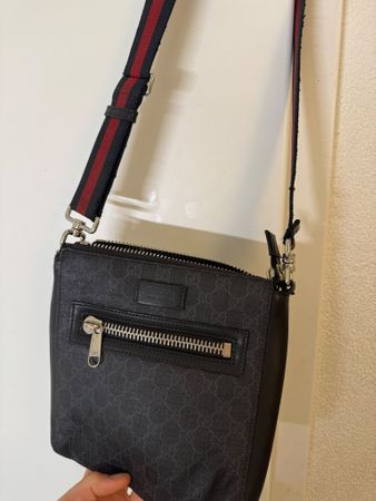 GUCCI messenger bag GG Supreme canvas black used
