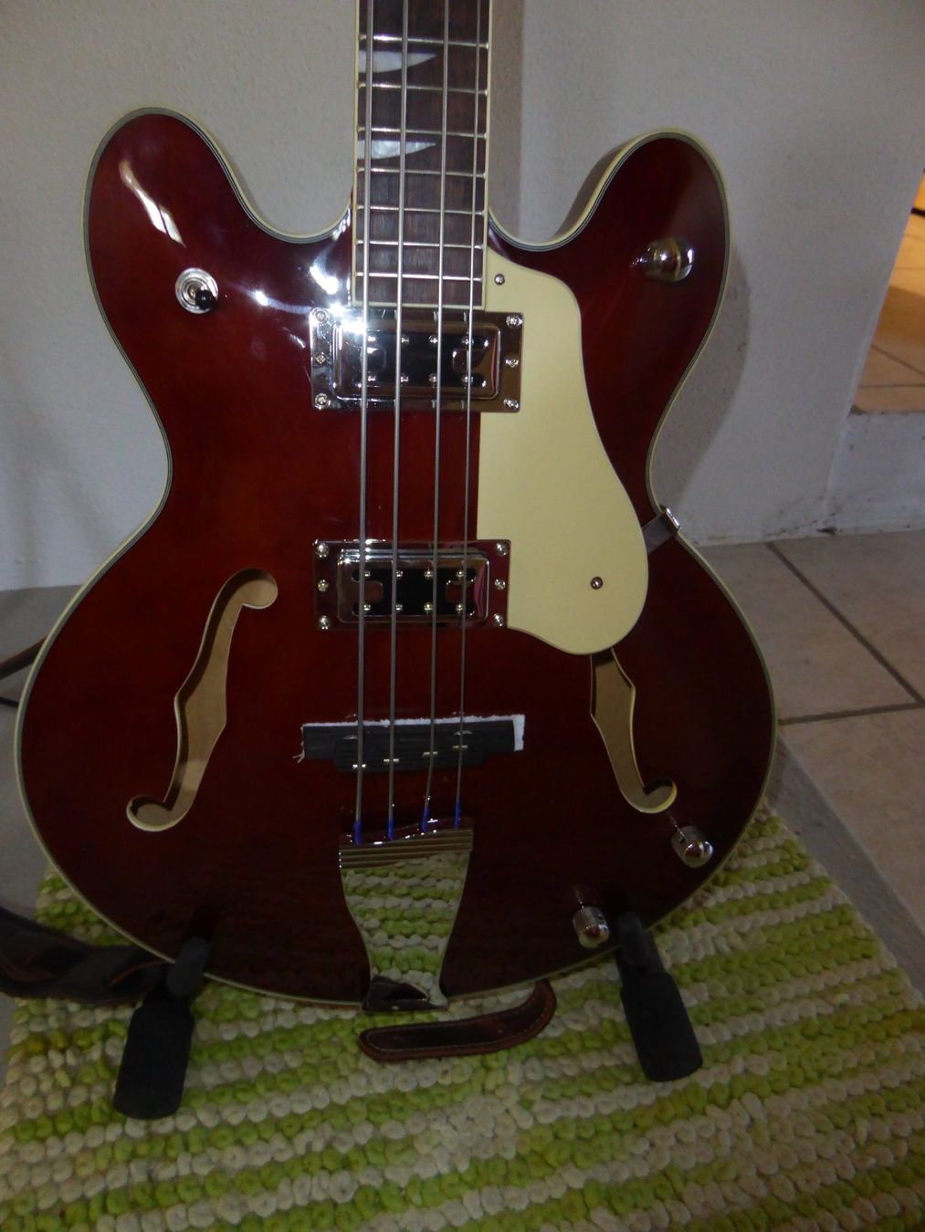 Harley Benton Strumenti musicali: SEMI AKUSTIK BASS, HARLEY BENTON – Nuovo (secondo la descrizione) da Romanshorn venduto da beckli20 2