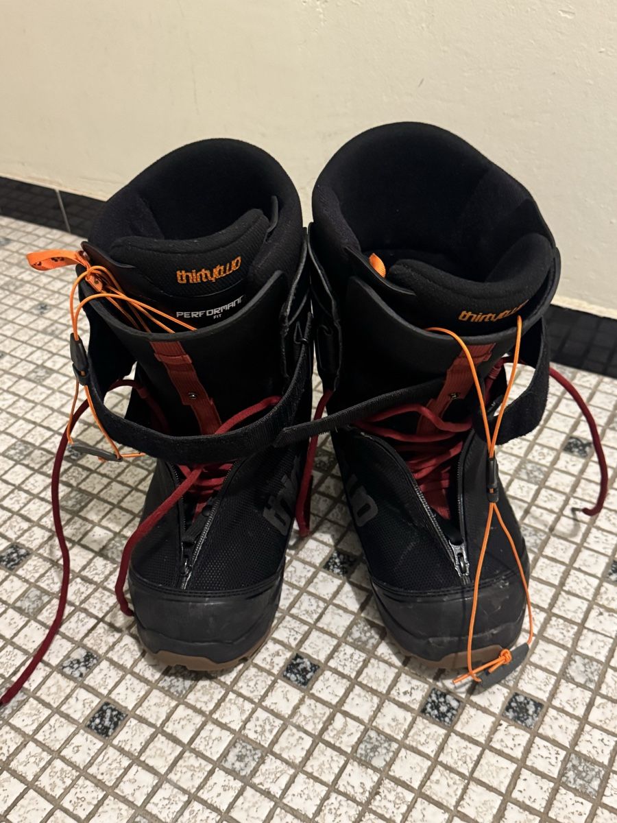 Jones Scarpe da uomo: Thirtytwo Jones Splitboard boots – Usato da Fribourg venduto da Jayaeby 1