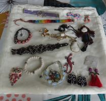 Gros lot de 50 bijoux fantaisie variés,  neuf