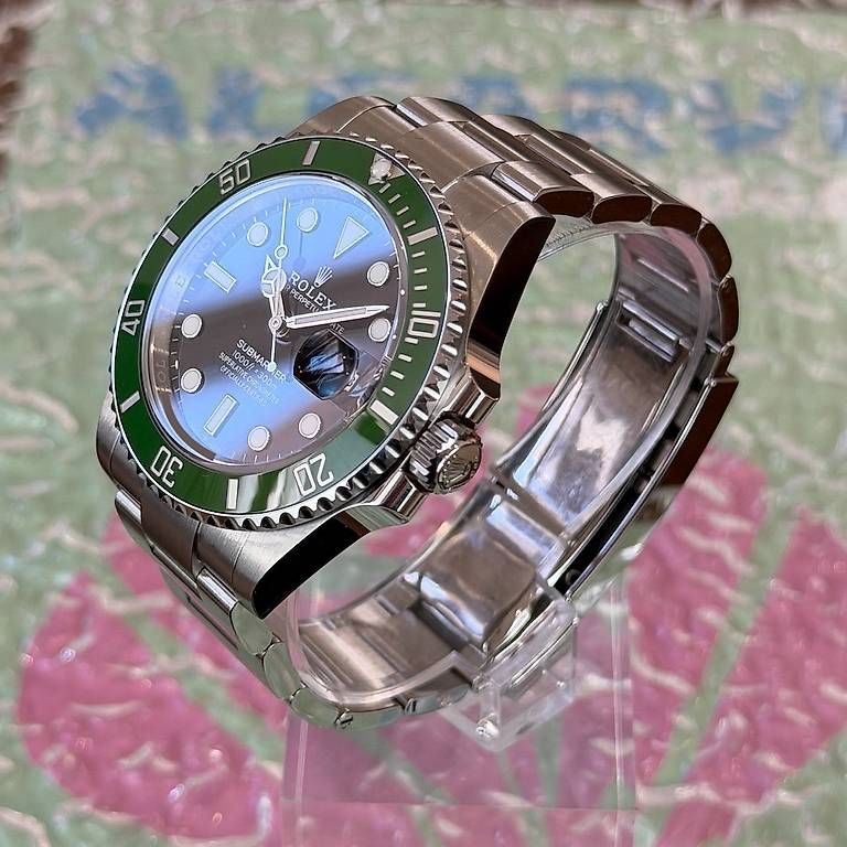 Orologi: Rolex Submariner "Starbucks MKII" 126610LV – Usato da Genève venduto da minty.watches 1