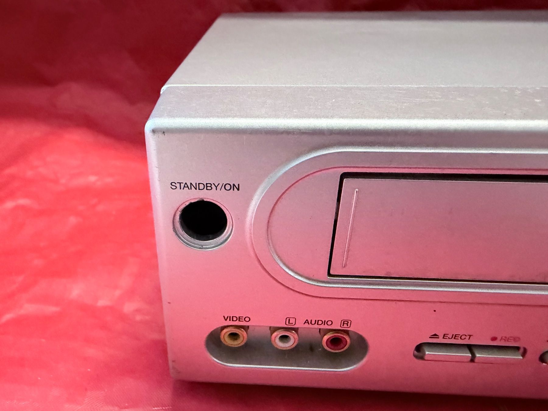 Tutti i VHS: DVD/VHS Recorder - DHC 30 CH – Usato da Zäziwil venduto da meri79. 6