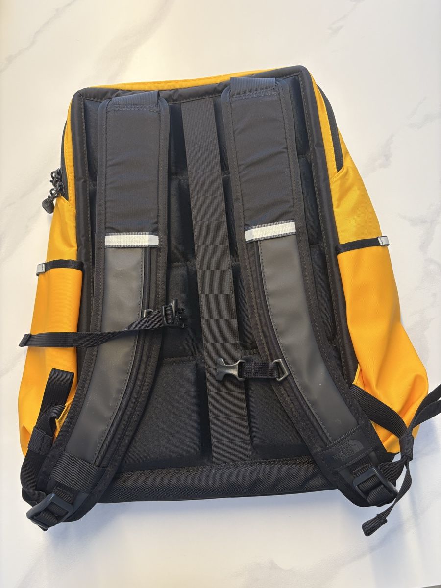 North Face Zaini: The North Face Base Camp Tagesrucksack – Nuovo (secondo la descrizione) da Solothurn venduto da abo_td56 1