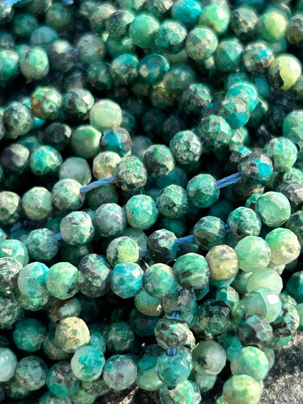 Edelsteine: Strang echte facettierte chrysocolle Kugeln 2 mm – Neu und originalverpackt aus Niederrohrdorf von Ytobi 2
