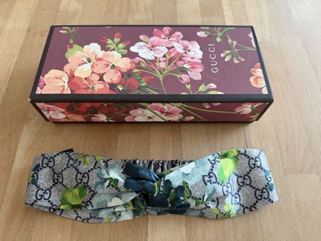 Gucci Haarband mit Blumenmuster, neuwertig mit Box!