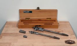 2 Holzbohrer, verstellbar, 2 Ersatz klinge und Holzschatulle