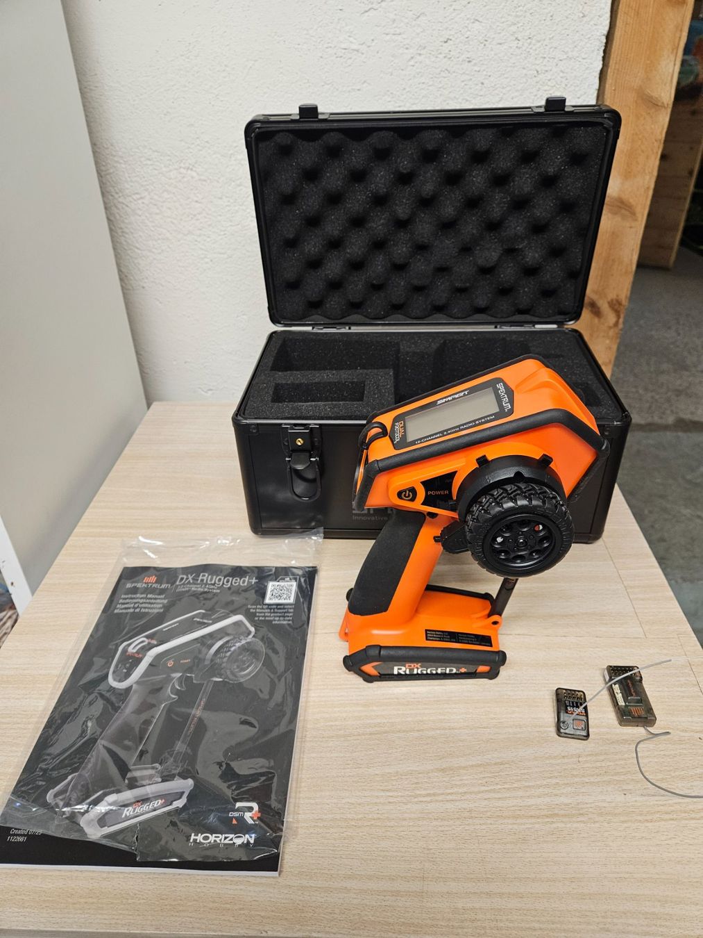 Spektrum Telecomando: Spektrum DX Rugged+ 12 Kanal Handsender – Nuovo (secondo la descrizione) da Oberarth venduto da polestar1968 4