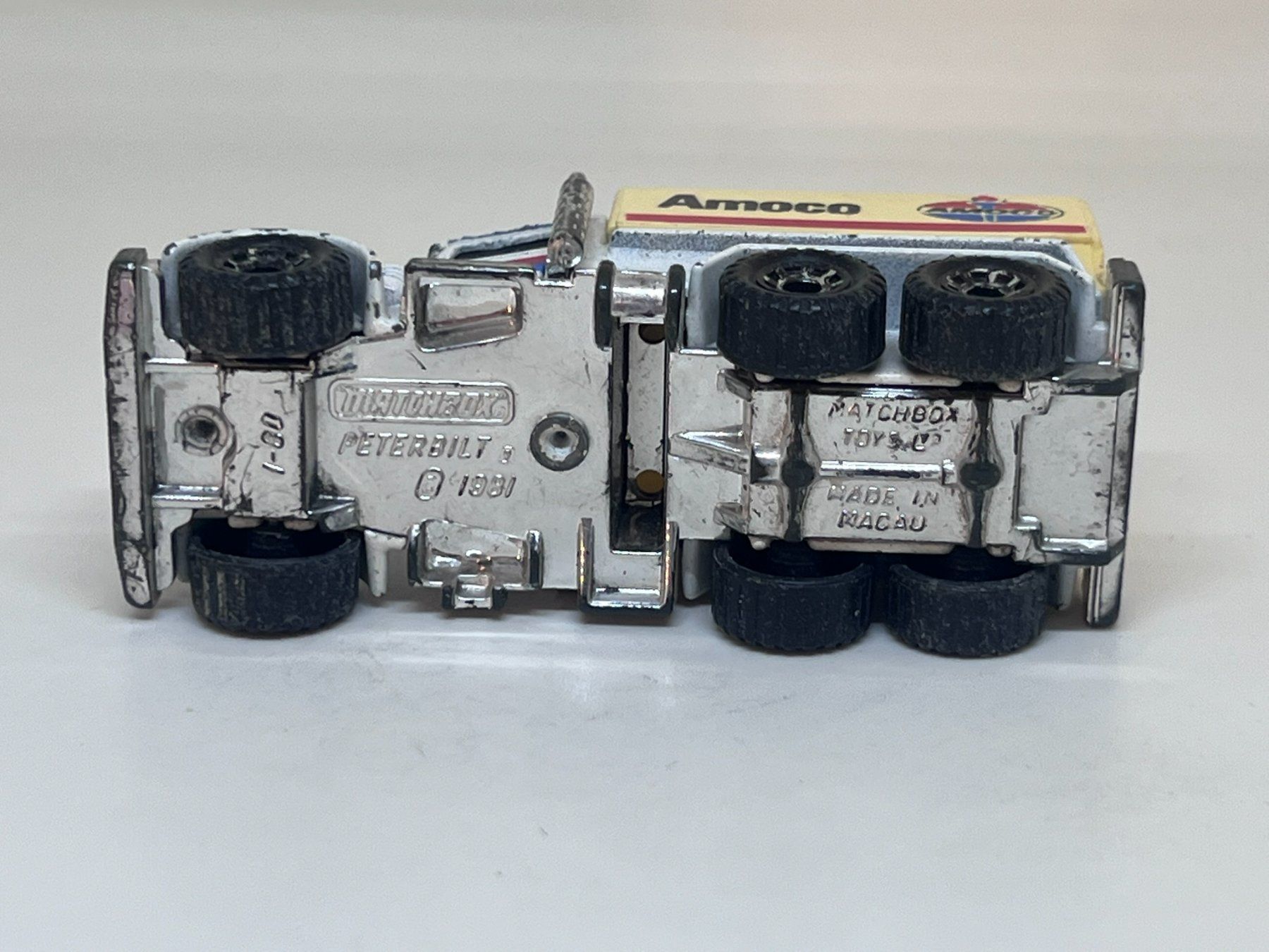 Matchbox Modellini d'auto: Matchbox Peterbilt #259 – Usato da Wildegg venduto da LaaBoutique 3