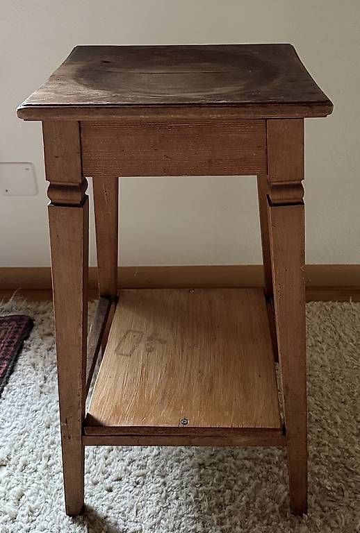 Toutes les décorations: Pflanzenhocker 34x34x66cm – D'occasion à Binningen par C0llin