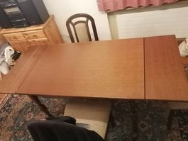 Ausziehbarer Holz‑Esstisch (119 - 179 cm) stabil & gepflegt